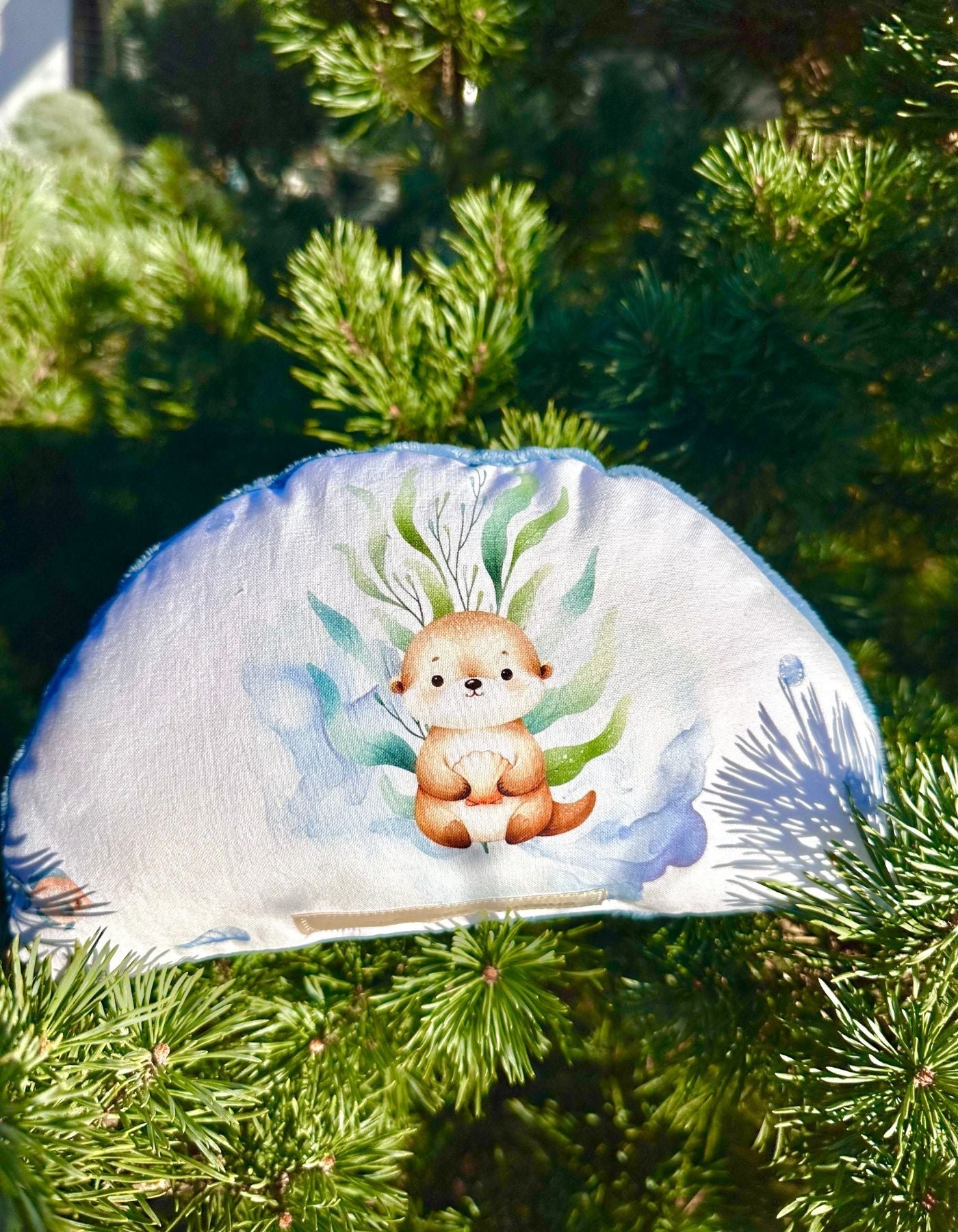 Petit coussin - L'UNIVERS DE LA PETITE LOUTRE - 25x15cm