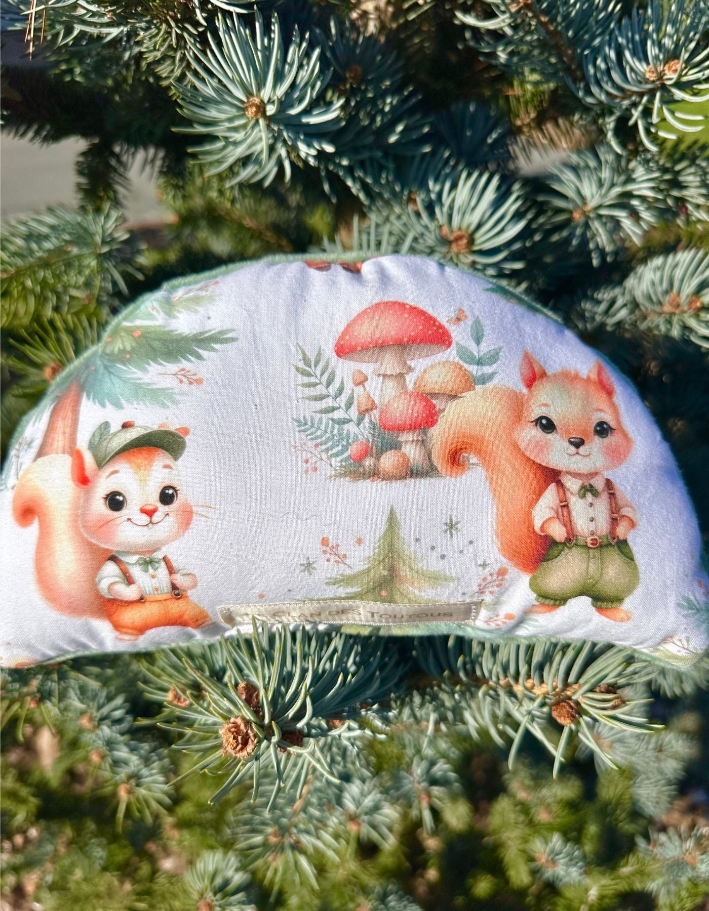 Petit coussin - PROMENONS-NOUS DANS LES BOIS - 25X15cm