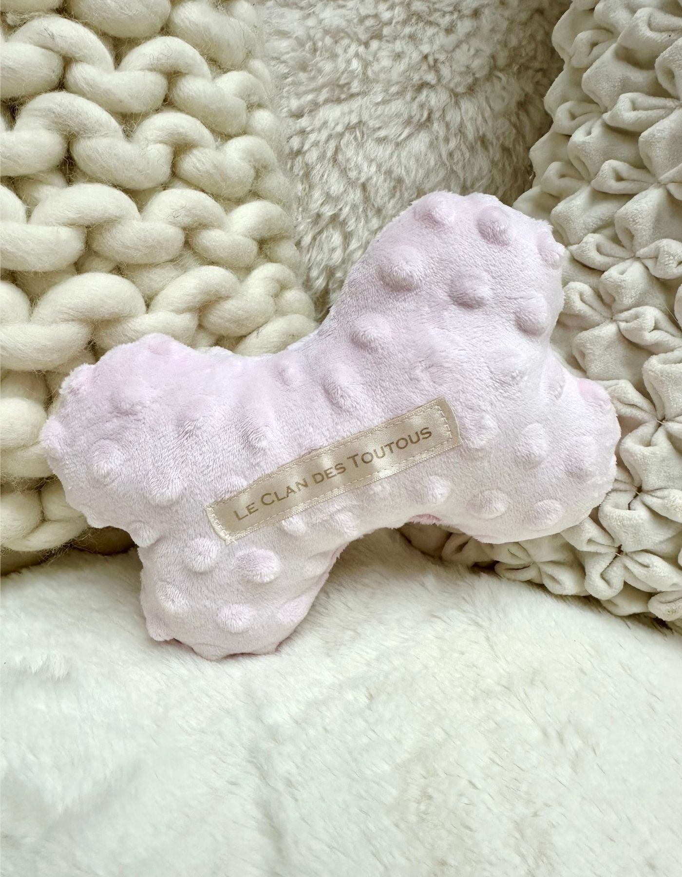 Jouet Nonos - rose dragée à pois