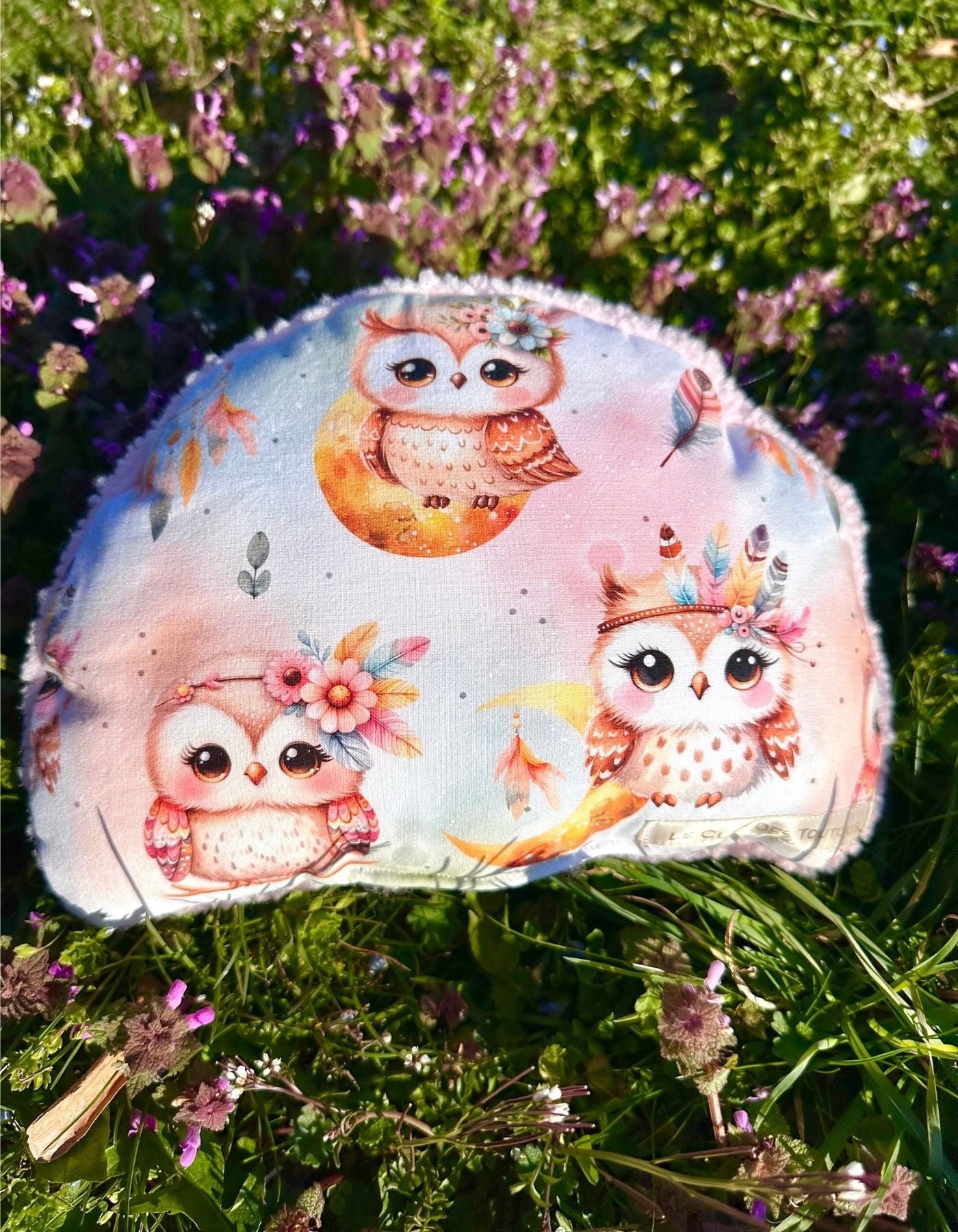 Grand coussin - LE MONDE ENCHANTE DES CHOUETTES - 27x18cm